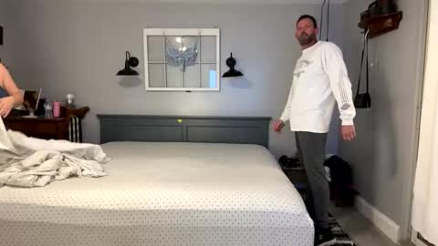 Snapshot of bellabeanz chatting on February 21, 2025, 12:17 pm Roxy Rain online show from February 21, 2025, 12:17 pm