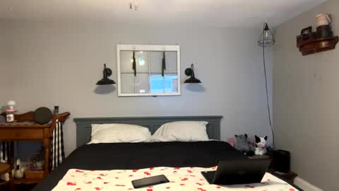 Snapshot of bellabeanz chatting on February 28, 2025, 2:20 pm Roxy Rain online show from February 28, 2025, 2:20 pm