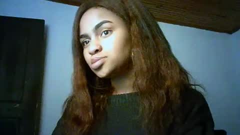 Bella online show from February 22, 2025, 11:03 pm