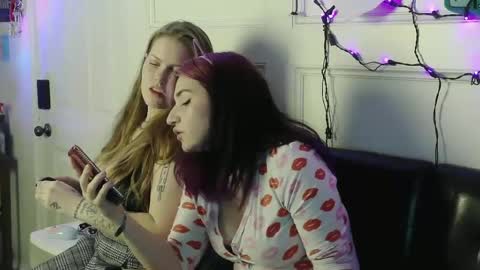 BellaButterflyy online show from January 22, 2025, 7:35 am