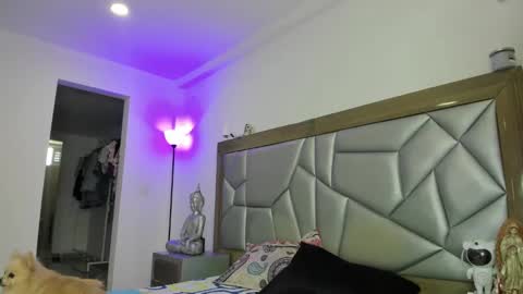 carolain vinasco online show from February 27, 2025, 8:42 pm