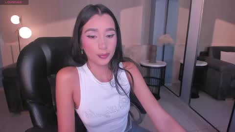  Bella C  online show from May 25, 2026, 9:32 pm