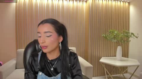  Bella C  online show from May 28, 2026, 8:28 pm