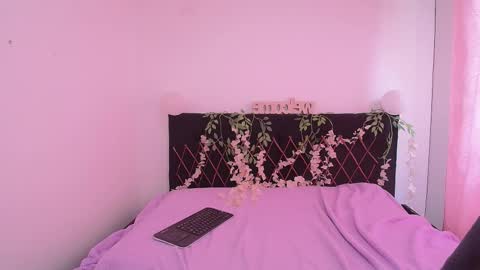 bella  online show from October 4, 2025, 3:43 pm