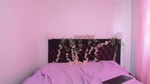 bella  online show from October 14, 2025, 8:09 pm