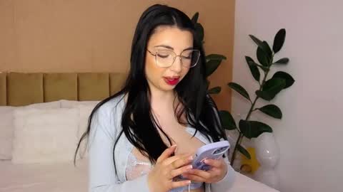 Snapshot of bellahere chatting on May 5, 2026, 6:54 am Diana online show from May 5, 2026, 6:54 am