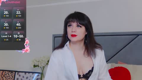 Snapshot of bellahillss chatting on January 23, 2025, 8:04 am BellaHillss online show from January 23, 2025, 8:04 am