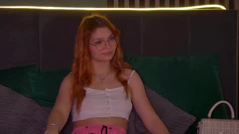 BellaMarebelle online show from September 21, 2025, 4:03 am