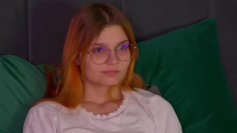 BellaMarebelle online show from October 18, 2025, 4:26 am