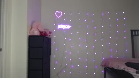 Bella Monroe online show from January 17, 2025, 7:51 am