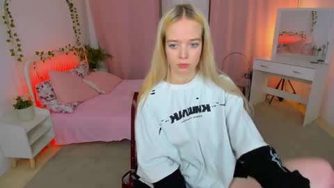 Bella online show from May 31, 2026, 10:22 pm
