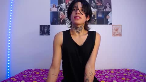 bellamy_094 online show from February 4, 2026, 8:03 pm