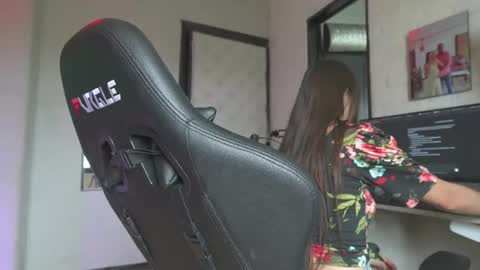 Snapshot of bellapazzia13 chatting on March 3, 2025, 5:50 pm    online show from March 3, 2025, 5:50 pm