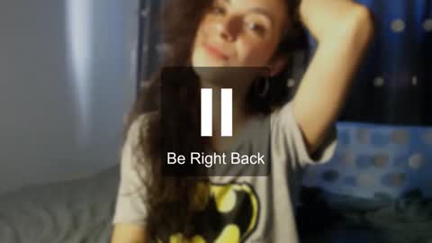 bellaqueen0701 online show from February 7, 2025, 11:01 am