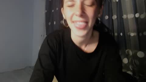 bellaqueen0701 online show from February 7, 2025, 6:56 pm