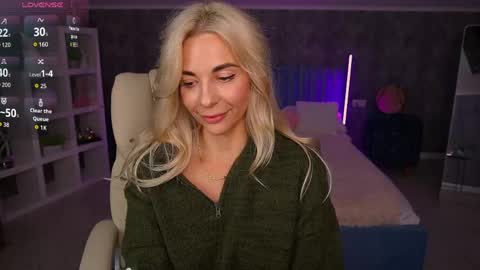 Bella online show from April 26, 2026, 8:06 pm