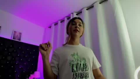 bellaroge online show from April 21, 2026, 4:19 am