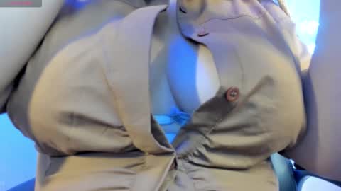 Snapshot of bellarosex1 chatting on December 15, 2025, 6:17 am Bella Rose online show from December 15, 2025, 6:17 am