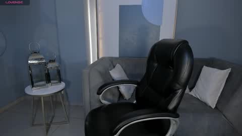 Snapshot of bellarosex1 chatting on December 22, 2025, 4:20 am Bella Rose online show from December 22, 2025, 4:20 am