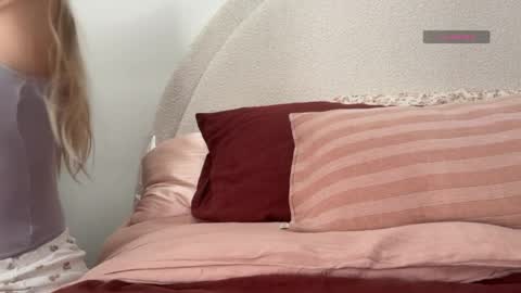 Isabella Ryder online show from March 25, 2026, 9:43 pm