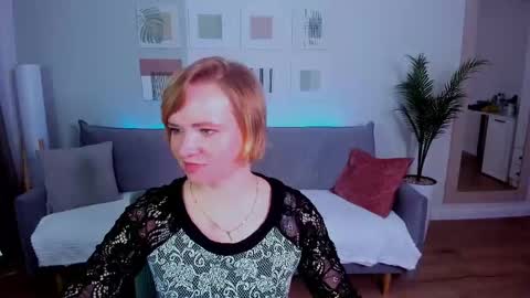 bellasmittssy online show from April 14, 2026, 9:26 am