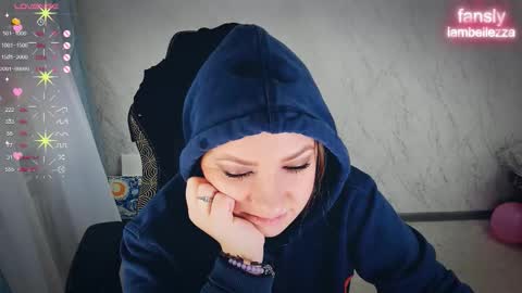 Snapshot of bellezza_ chatting on November 28, 2025, 11:35 am Your Annabelle Wolf online show from November 28, 2025, 11:35 am