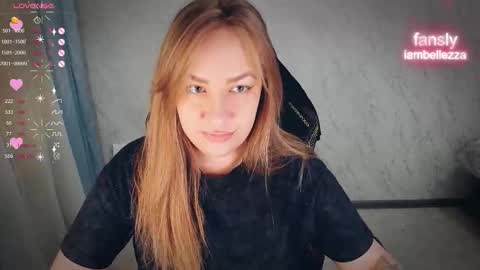 Snapshot of bellezza_ chatting on December 3, 2025, 7:12 pm Your Annabelle Wolf online show from December 3, 2025, 7:12 pm