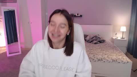 Bella online show from September 27, 2025, 1:10 am