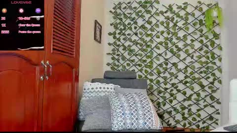 Neon online show from November 27, 2025, 11:01 am