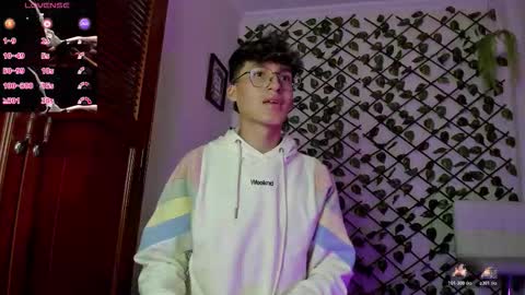 Neon online show from December 15, 2025, 12:09 pm