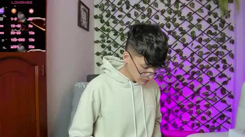 Neon online show from January 7, 2026, 11:12 am