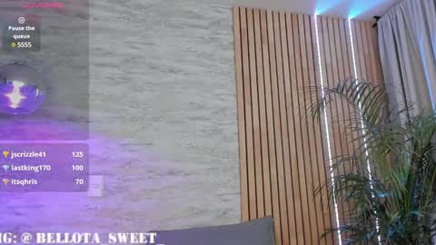 Snapshot of bellota_sweet chatting on December 10, 2024, 2:27 am  Bella  online show from December 10, 2024, 2:27 am