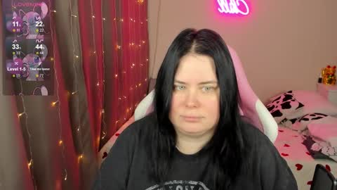 LinaBoo online show from February 25, 2026, 5:28 am