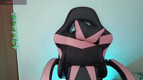 Your New Girlfriend online show from April 12, 2026, 10:48 pm