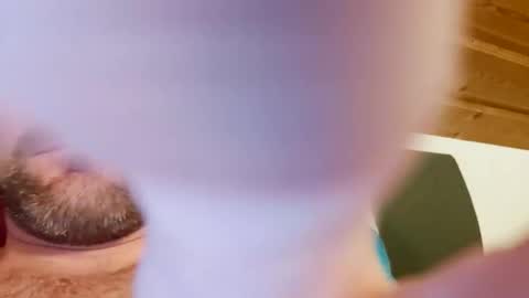 ben00189 online show from September 12, 2025, 5:24 pm