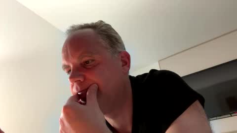 Snapshot of bencobra chatting on March 25, 2026, 8:59 pm bencobra online show from March 25, 2026, 8:59 pm