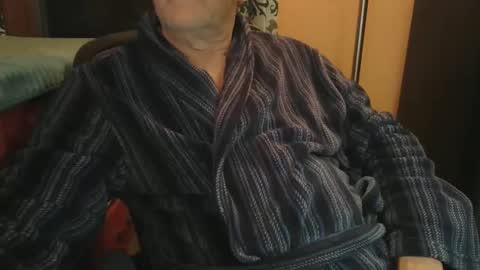 bendrinkin online show from December 15, 2025, 10:19 am