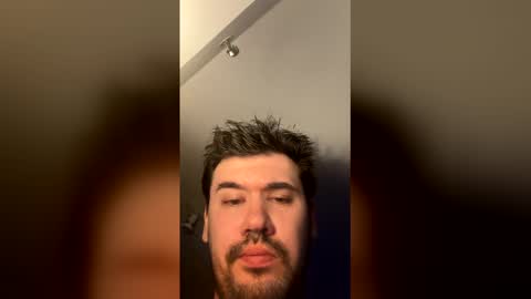 bendumont142 online show from February 26, 2026, 9:19 am