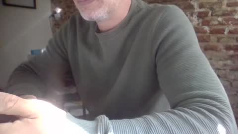 Snapshot of benedett22 chatting on December 3, 2024, 12:27 pm benedett22 online show from December 3, 2024, 12:27 pm