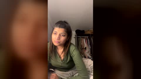 bengalibaddie7_x online show from April 17, 2026, 2:14 am