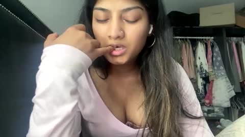 bengalibaddie7_x online show from May 16, 2026, 4:42 am