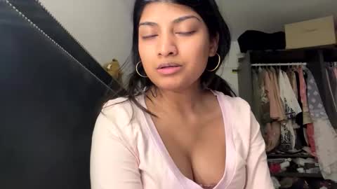 bengalibaddie7_x online show from May 19, 2026, 2:18 am