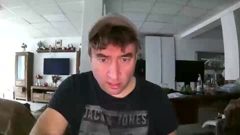 Robert  1984 online show from December 15, 2025, 7:45 am