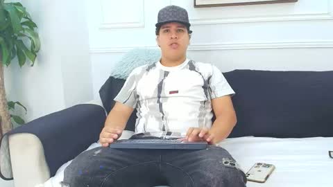 bennett_alejoo online show from October 11, 2025, 6:39 pm