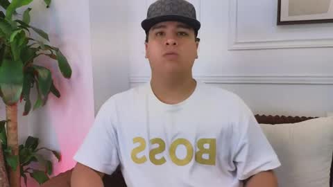 bennett_alejoo online show from April 7, 2026, 7:58 pm