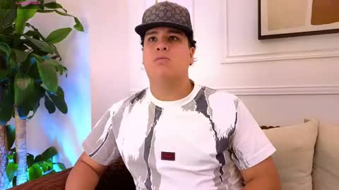 bennett_alejoo online show from May 20, 2026, 6:58 pm