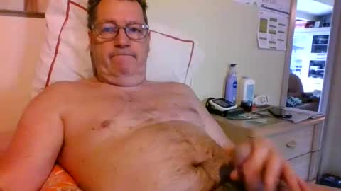Snapshot of bennybutterfly007 chatting on April 21, 2026, 10:54 am bennybutterfly007 online show from April 21, 2026, 10:54 am