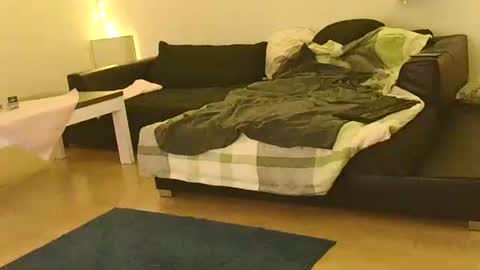 Benutzmich0800 online show from February 26, 2025, 1:43 am