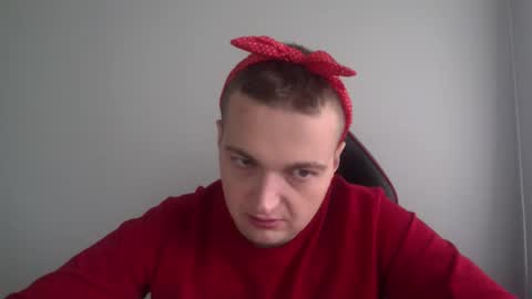 Snapshot of beny997360666 chatting on November 3, 2025, 10:27 am Dirk online show from November 3, 2025, 10:27 am