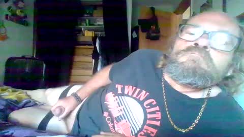 Snapshot of bergeeric1970 chatting on September 16, 2025, 1:01 pm bergeeric1970 online show from September 16, 2025, 1:01 pm